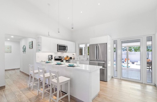 Opal Villa | 4BR4BA w/Private Pool ~ Walking distance to Ritz