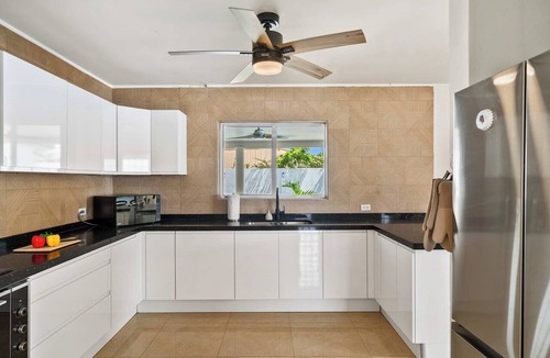 Punto de Oro House | 5BR Aruba Villa w/Private Pool | Near Eagle Beach