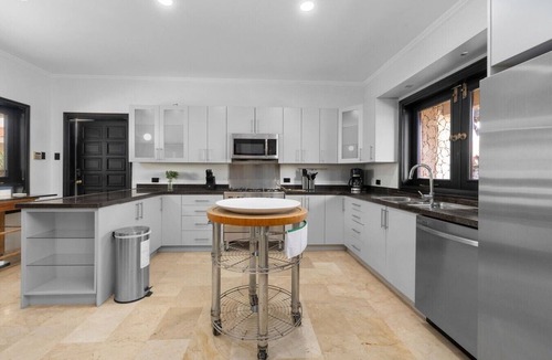 Oranjestad-West Villa | 5BR Family Bed Pool Villa Serene Grace By Bocobay