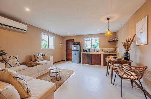 Kudawecha House | 5MIN to Palmbeach Private Poolside Oasis by LUCHA