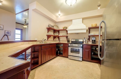 San Pedro Condo | 604 - 2nd Floor Ocean View Suite