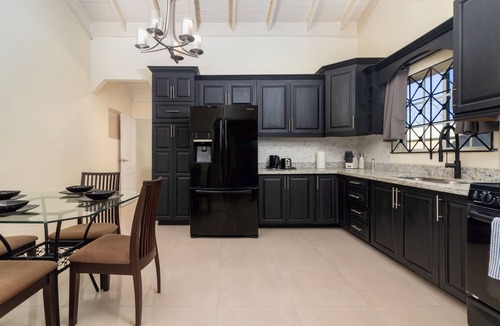 Mammee Bay House | 8 BedRmOasis~Draxhall~Pool~Gym~PlyGrnd