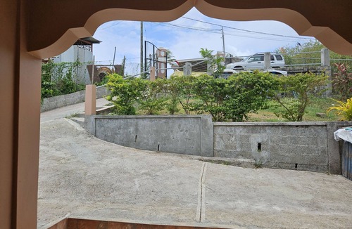 Calivigny House | A comfortable and relaxing 2 bedroom home in Grenada, 15 minutes to Grandansse.