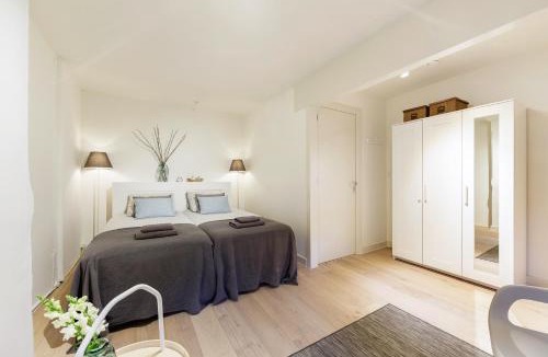 De Weteringschans Apartment | Adam's Suite