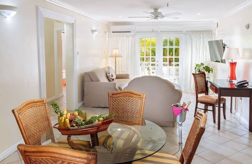 Rodney Bay Hotel | Affordability Meets Comfort! Outdoor Pool, Kitchen, Near Treasure Bay Casino!