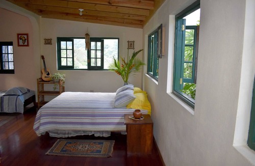 Jack's Hill Bed & Breakfast | ALPHA AND OMEGA ROOM