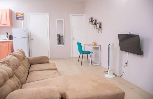 Seatons Apartment | Amazing 2-Bedroom Apt Sleeps 3 Warm & Cosy
