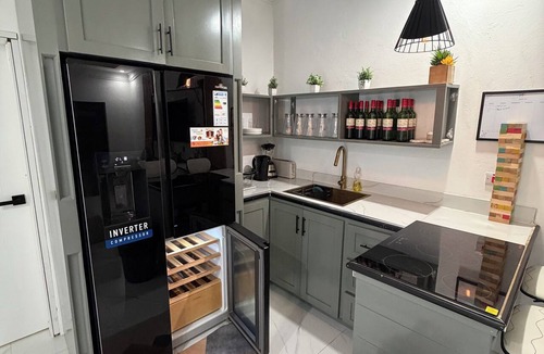 Santa Cruz Apartment | Amazing 2Bedroom 2 Bath Cozy Suite- Tub - Fireplace - AC