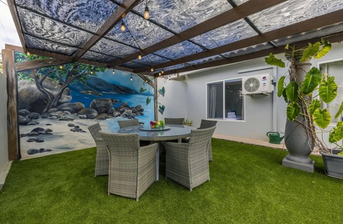 Tanki Leendert House | Amazing Private Pool Villa, BBQ, Backyard, Central
