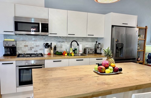 Palm Beach Villa | Amazing Private Tropical Villa in Palm Beach with Free Breakfast