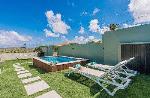 Paradera Apartment | Amazing Sea View with Private Pool, Local Touch, 4 people