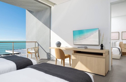 Leeward Settlement Bed & Breakfast | Ambra Beach Club and Restaurant