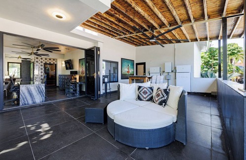 Candelero Abajo House | An Elevated Luxury Retreat for Unforgettable Gatherings