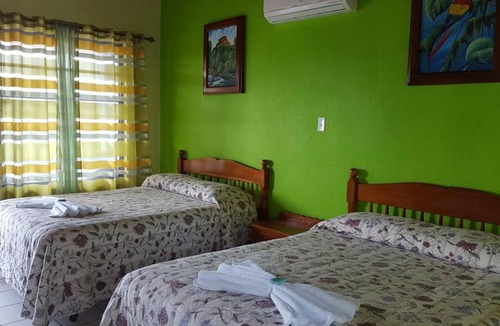 Caye Caulker Hotel | Anchorage Beach Resort
