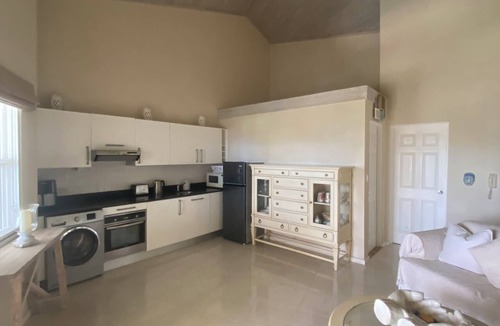 Weston Apartment | Apartment In Weston, Saint James
