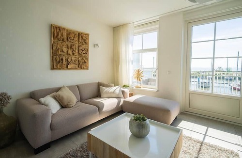 Uitdam House | Appartment with 4 bedrooms, 3 bathrooms and 2 balconies