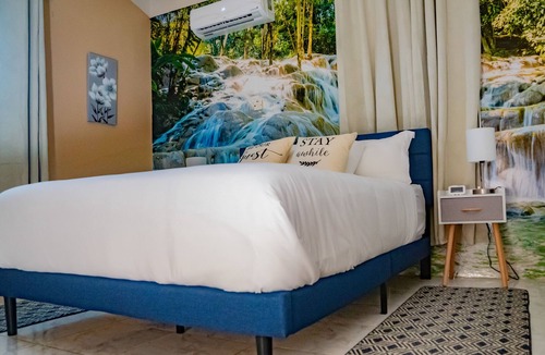 Greenwich Estate House | Artistic Tranquil: Gated 1-Br in Ocho Rios Jamaica