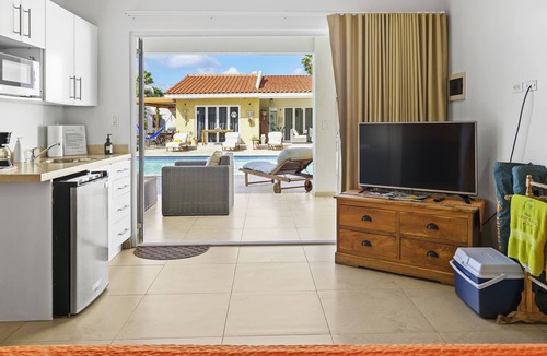 Palm Beach Hotel | Arubas Bakval Suites