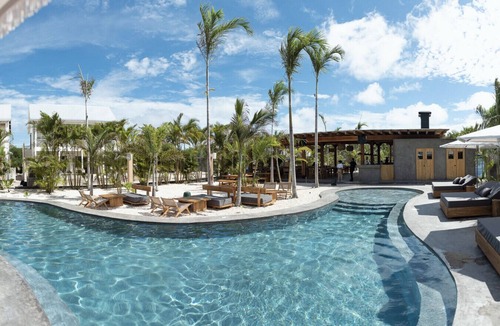 San Pedro House | Athena`s House & Mistico Beach Club + Boat Shuttle