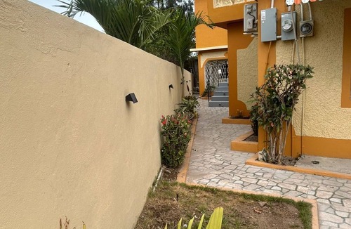 Harbour View House | Awesome 2-bedroom house with AC in Harbour View