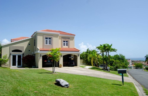 Candelero Abajo House | BACK TO BUSINESS Golf Cart,Swimming Pool, generator & Breathless Scenic Views!
