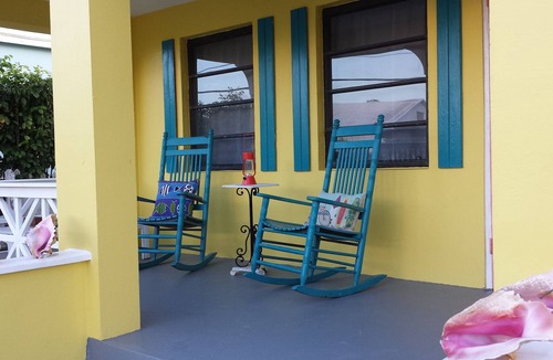 Spanish Wells Villa | Bahama Breeze Island Villa. Two Minute Walk To Pristine, Pink Beaches. Paradise.