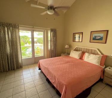Bois d'Orange Apartment | Bayview Villa 10- Central Stay with Ocean Views