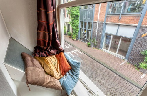 Jordaan House | BB 1971 Hazenstraat (shared bathroom)