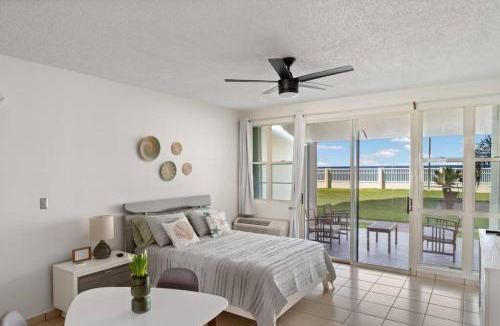 Stella House | Beacfront Petite Paradise unit at Pelican Reef 103