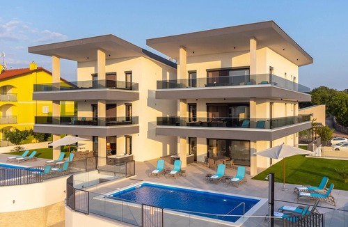 Milcetici Apartment | Beach front apartment in Malinska