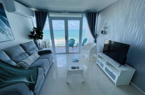 La Pared Condo | Beach front condo with amazing ocean view & beach access. Walk to plaza