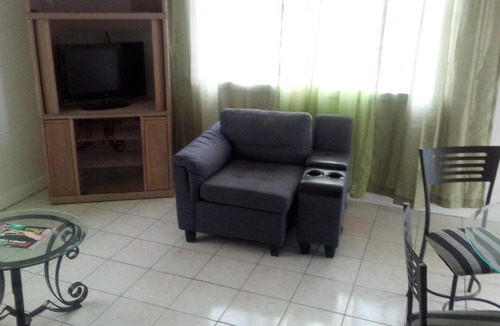 Choc Apartment | Beach Stroll 1 Bedroom Apartment