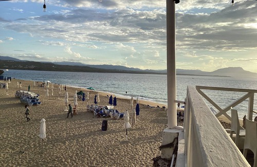 El Batey Condo | Beachfront 2bd/2ba Condo Amazing Views 1 min walk to Beach/Restaurants Elevator