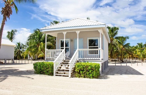 San Pedro House | Beachfront Bungalow #2 on Coconut Farm- Seaclusion