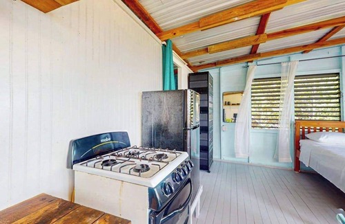 Sittee Point Apartment | Beachfront cabin with private deck, ocean views & family-friendly vibe