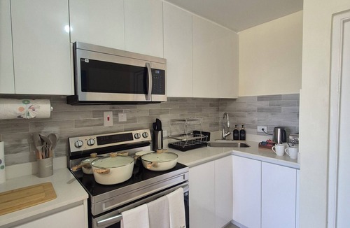 Portmore Apartment | Beachfront Modern Amenities Centrally Located