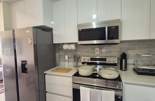 Portmore Apartment | Beachfront Modern Amenities Centrally Located