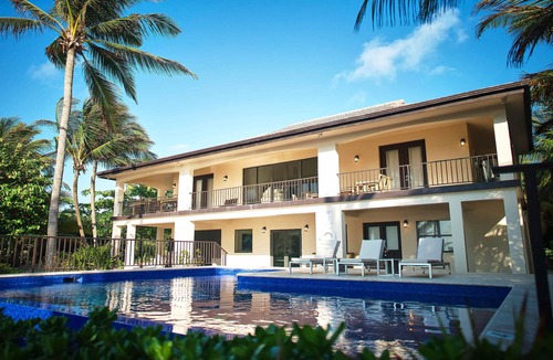 San Pedro House | Beachfront Villa with Long Private Pier and Pool!