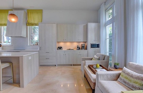 West Grand Bahama Villa | Beachside Bliss – 4Bed/5Bath Villa with direct ocean and harbour access