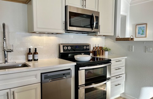 Treasure Cay Villa | "BEACHSIDE ESCAPE" Exceptional Views of the Ocean~Steps To The Beach~HEATED POOL