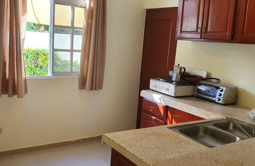 Costambar Apartment | Beachside Getaway – Private 1-Bedroom Apartment with Pool