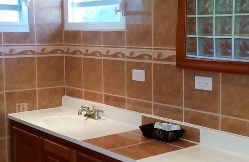 Armenia House | Beautiful 2-bedroom house only 10 minutes from Belmopan
