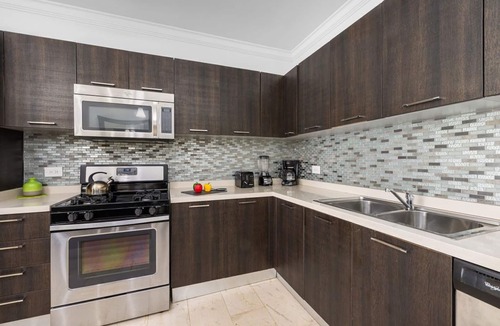 Washington Condo | Beautiful 2BR Condo w/Great Amenities @ PalmBeach