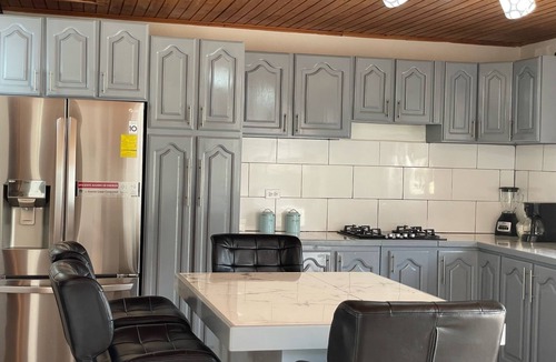 Oranjestad-West Villa | Beautiful Guesthouse 6 beds and 6 baths 8 min drive from the beach!