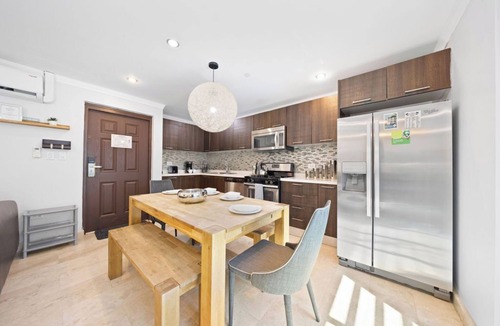 Washington Condo | Beautiful Palm Beach Haven ~ Pool ~ GYM ~ Rooftop!