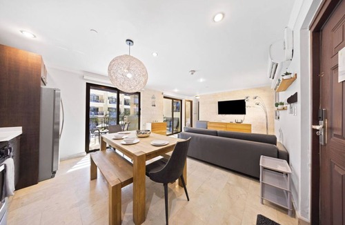 Washington Condo | Beautiful Palm Beach Haven ~ Pool ~ GYM ~ Rooftop!