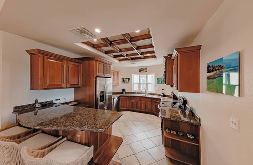 San Pedro Condo | BEAUTIFUL UPDATED CONDO W/OCEAN AND POOL VIEWS - CLOSEST OCEANVIEW TO OCEAN!