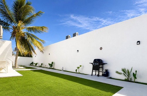 Palm Beach Apartment | BEST LOCATION ON THE ISLAND 3 min to Palm Beach and Marriott