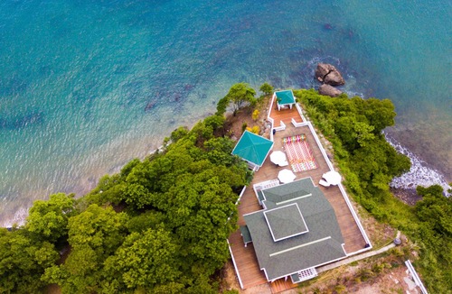 Piaye Villa | Between heaven and sea the Three Palms Beach Villa