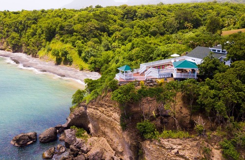 Piaye Villa | Between heaven and sea the Three Palms Beach Villa